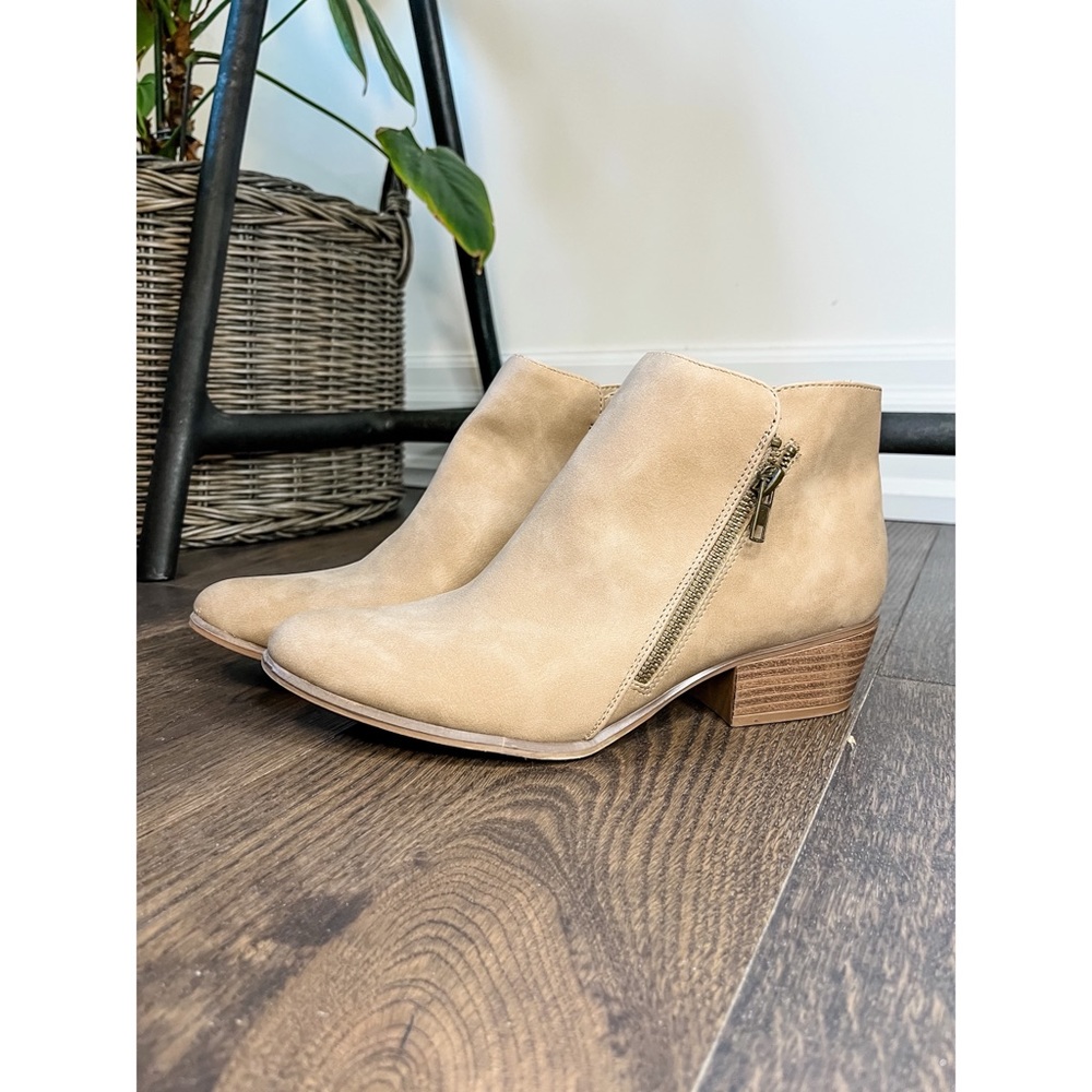 Brand New Union Bay Chelsea Boots with Heel, Size 10